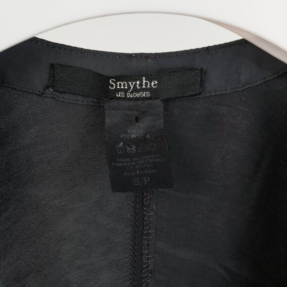 Smythe Grey Matte-Satin Pocket V-Neck Scrubs Top - Picture 7 of 7